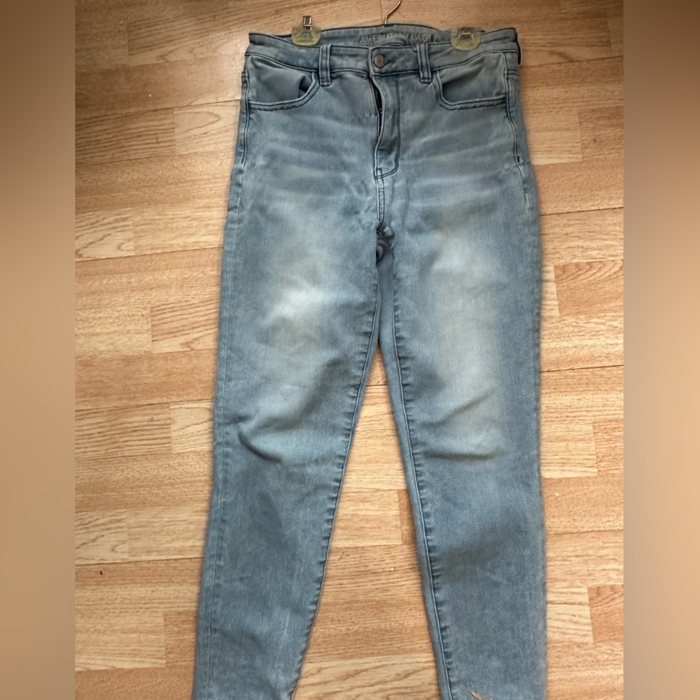 American Eagle. 
Stylish Light Blue Denim Jeans
30x34
Women’s